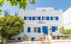 Vincenzo Family Rooms